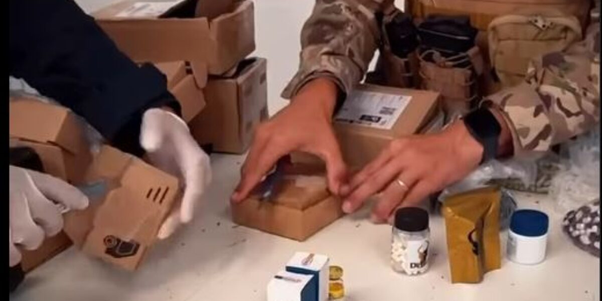 Ação integrada: PMGO e Receita Federal apreendem cocaína, maconha gourmet e medicamentos clandestinos
