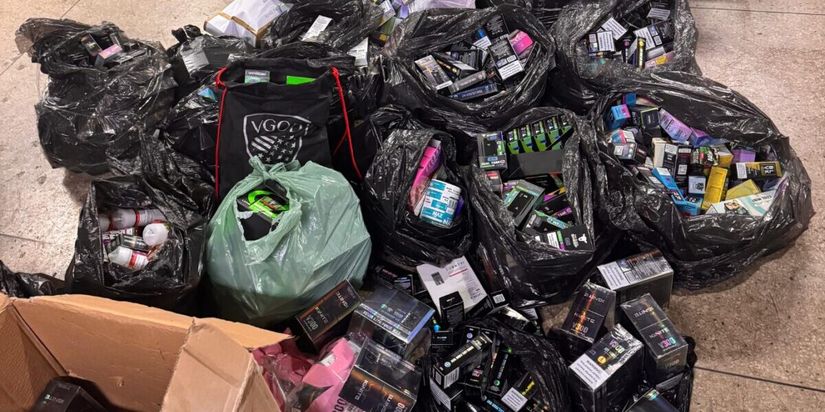 PCGO realiza operação contra comercialização ilegal de cigarros eletrônicos em Goiânia