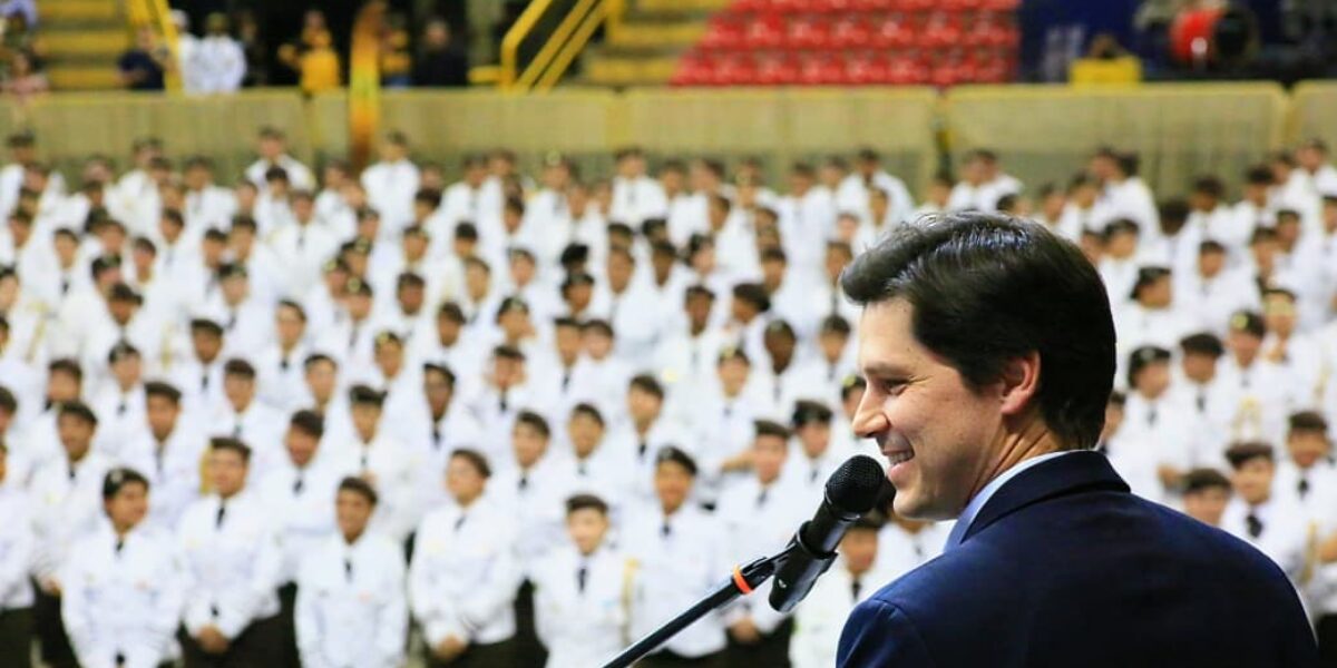 Governo de Goiás celebra formatura de 634 alunos dos Colégios Militares