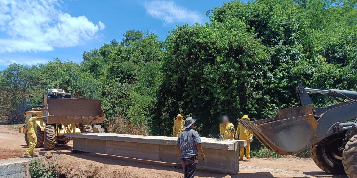 Mão de obra carcerária atua em três obras na cidade de Ceres