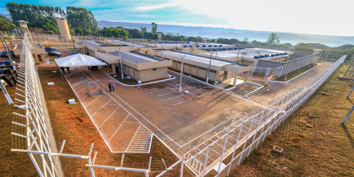 Governo de Goiás inaugura presídio em Novo Gama e reforça segurança no Entorno do DF
