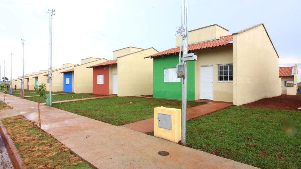 Governo do Estado entrega 30 casas em Santo Antônio de Goiás