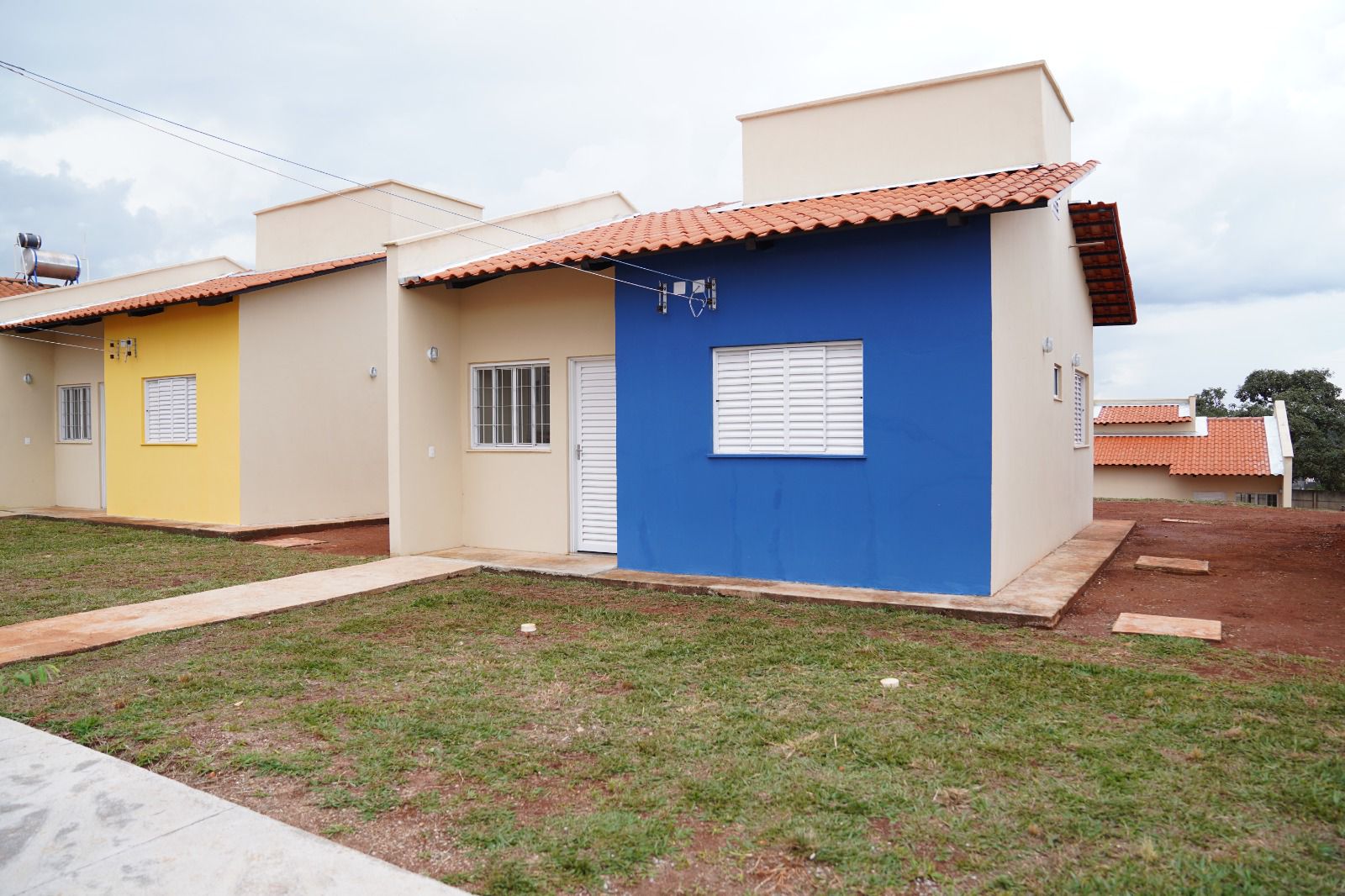 Governo de Goiás divulga listas de famílias habilitadas às casas a custo zero em 18 municípios