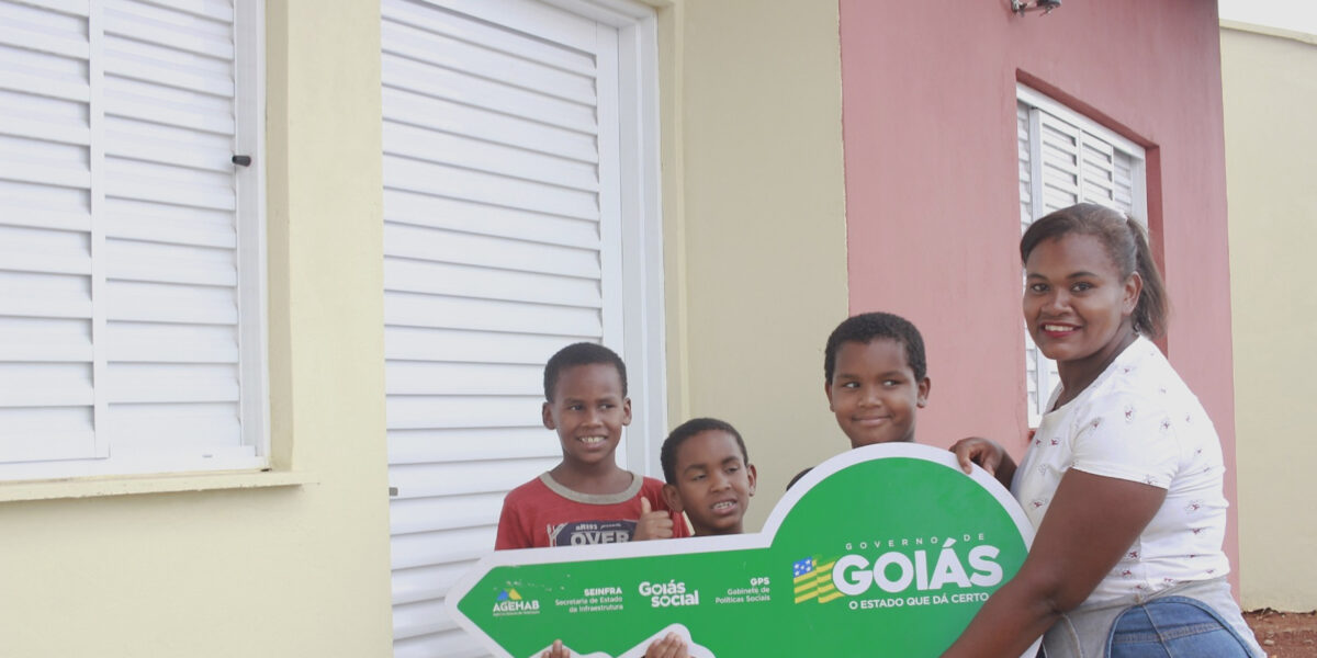 Governo de Goiás ultrapassa a marca de 2 mil casas a custo zero entregues em Goiás