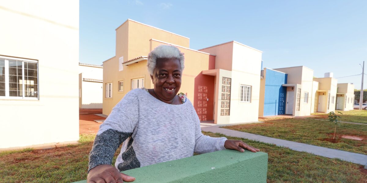 Famílias de Indiara e Porteirão ganham casa própria