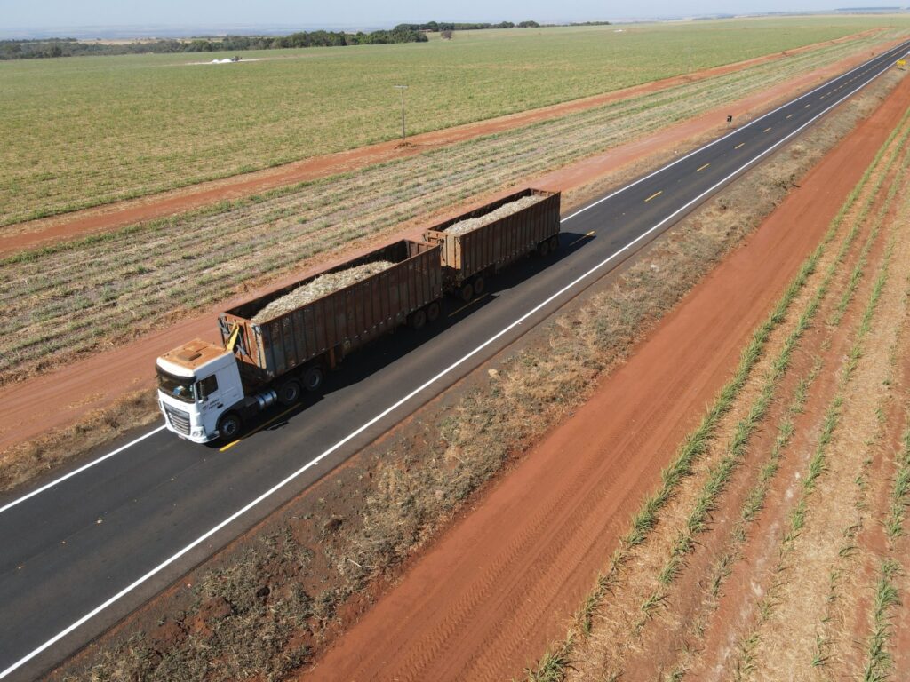 Trecho finalizado da GO-040, obra realizada com recursos do Fundeinfra, entre Bom Jesus de Goiás e Goiatuba 