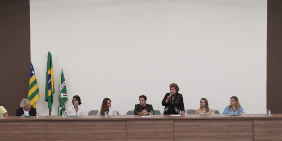 Secretária Lúcia Vânia participa de fórum sobre saúde mental