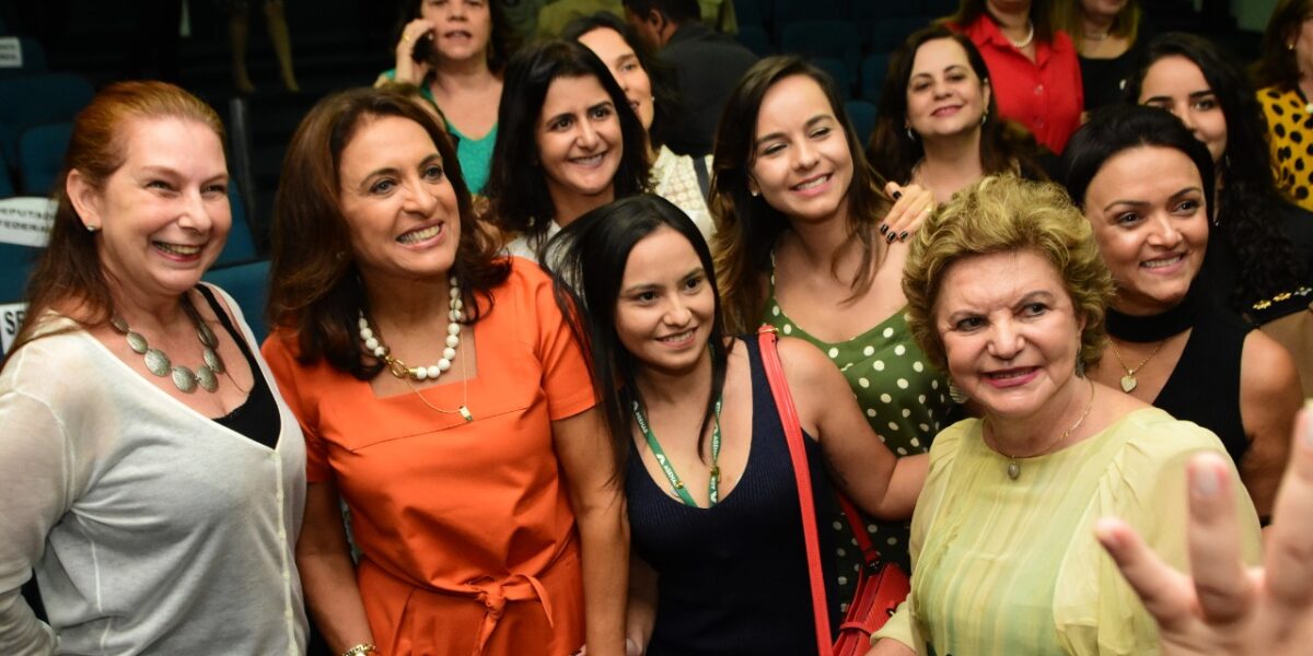 Secretária da Seds é homenageada no lançamento do Mês da Mulher