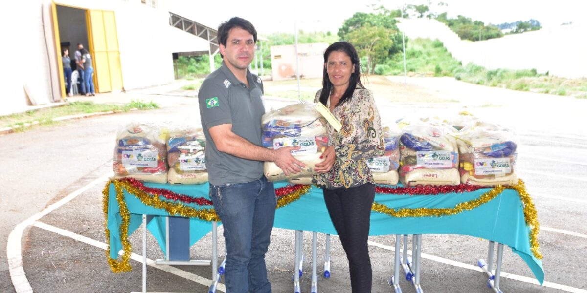 Governo de Goiás entrega cestas básicas para famílias dos 153 jovens do Sistema Socioeducativo