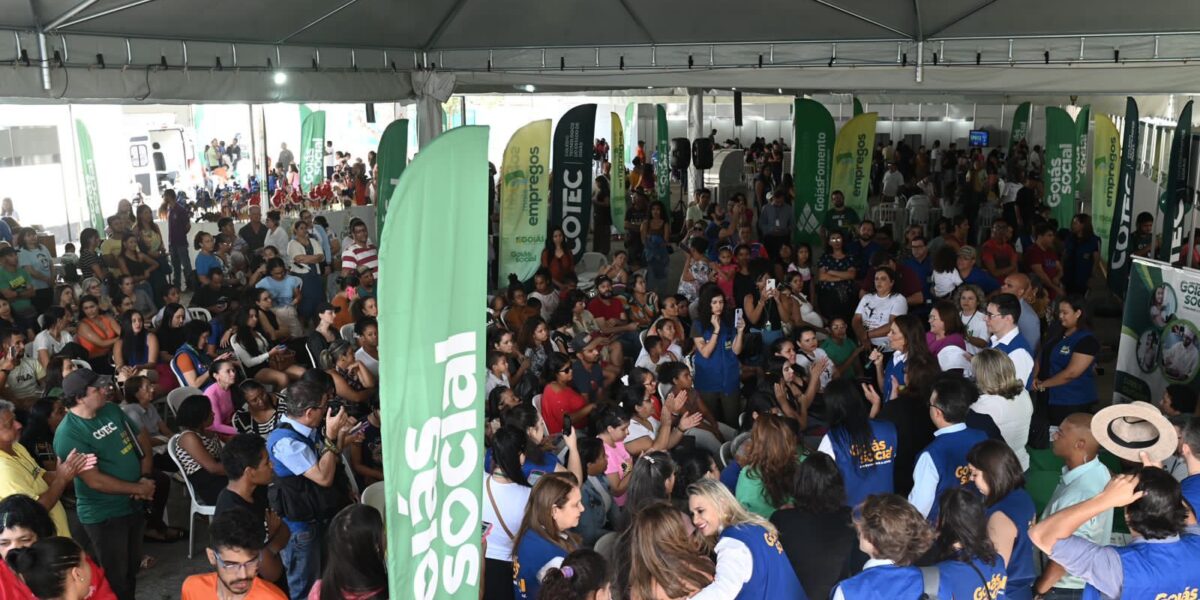 Goiás Social: Estado entrega benefícios a mais de 1 mil pessoas na cidade de Goiás