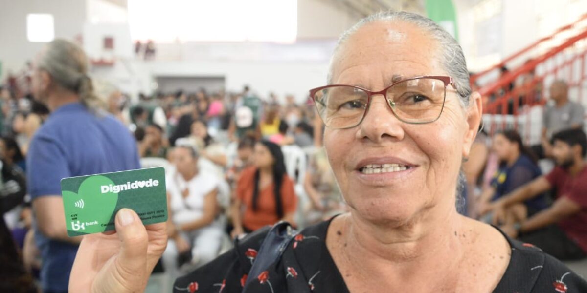 Goiás Social entrega benefícios na nova unidade da Escola do Futuro em Valparaíso de Goiás