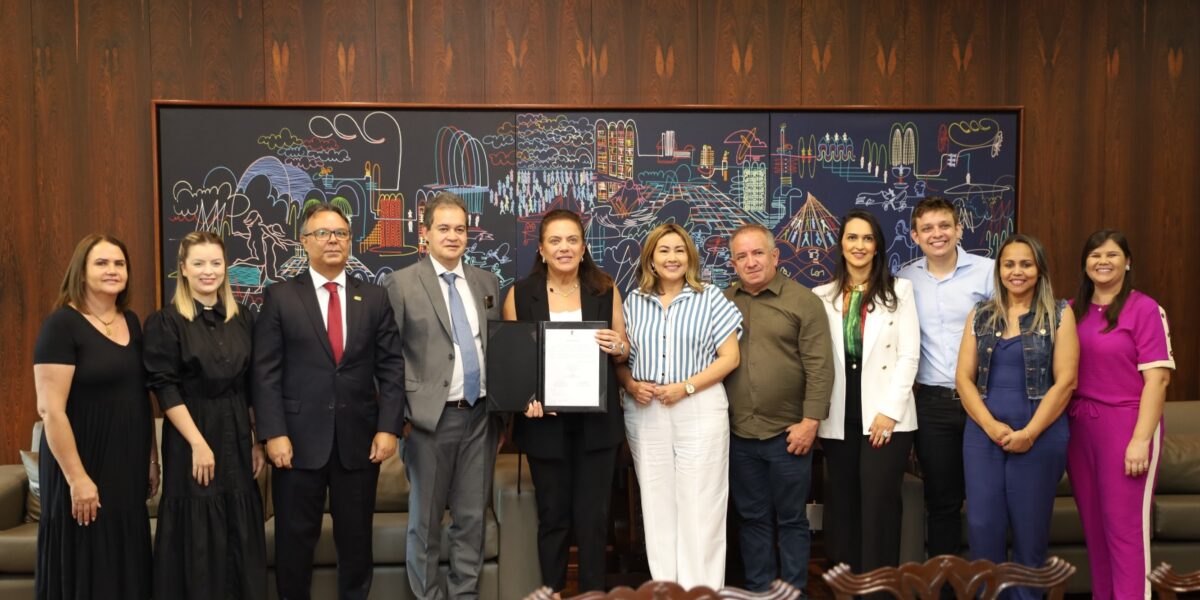 Governo de Goiás firma parceria com Prefeitura de Aparecida para projeto piloto do Família Acolhedora