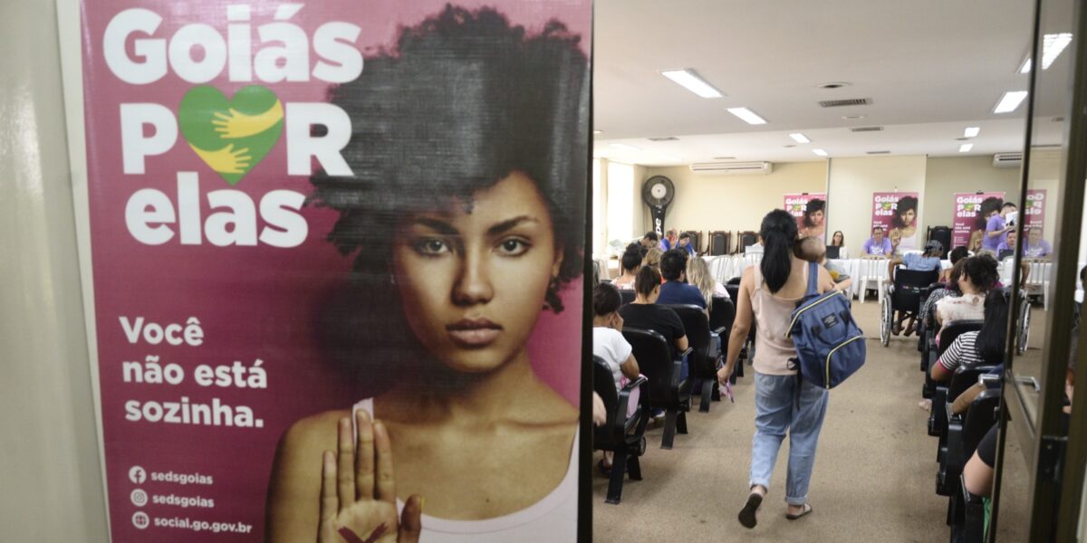 Governo entrega mais 100 cartões do Goiás por Elas na semana do Goiás Social Mulher