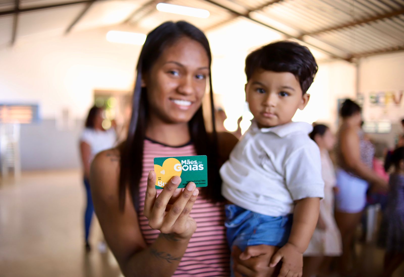Goiás Social entrega mais de 1.800 benefícios para mulheres, mães, idosos e jovens nos municípios  