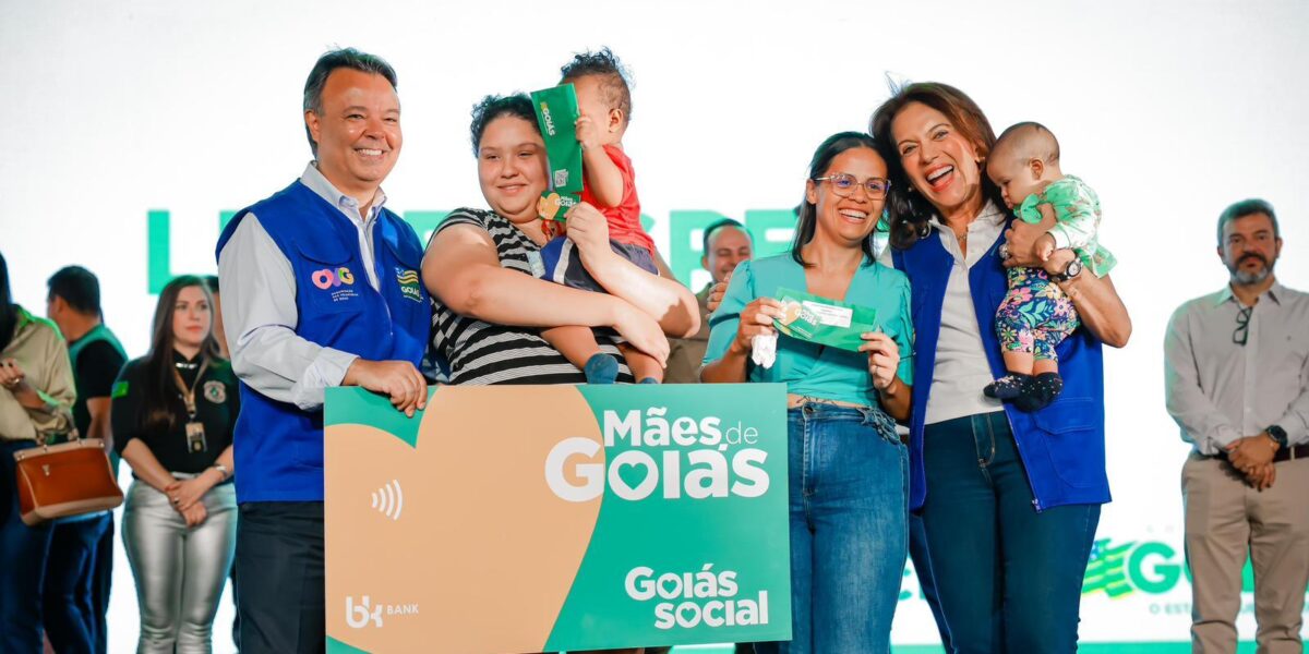 Em evento do Goiás Social na região Noroeste, Gracinha Caiado entrega 1,1 mil cartões do Aluguel Social e 818 do Mães de Goiás