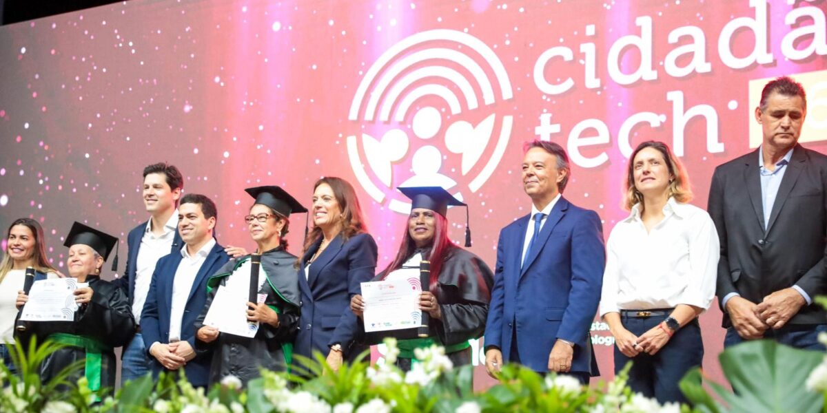 Goiás Social entrega diplomas para 457 formandos do Cidadão Tech 60+