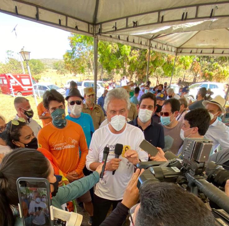 Caiado percorre mais de oito quilômetros do Caminho de Cora durante encerramento da Expedição Desafiando Limites, ao lado do ultramaratonista Márcio Villar