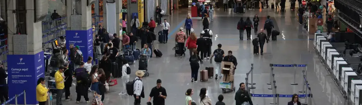 Turismo internacional no Brasil bate recorde em 2025