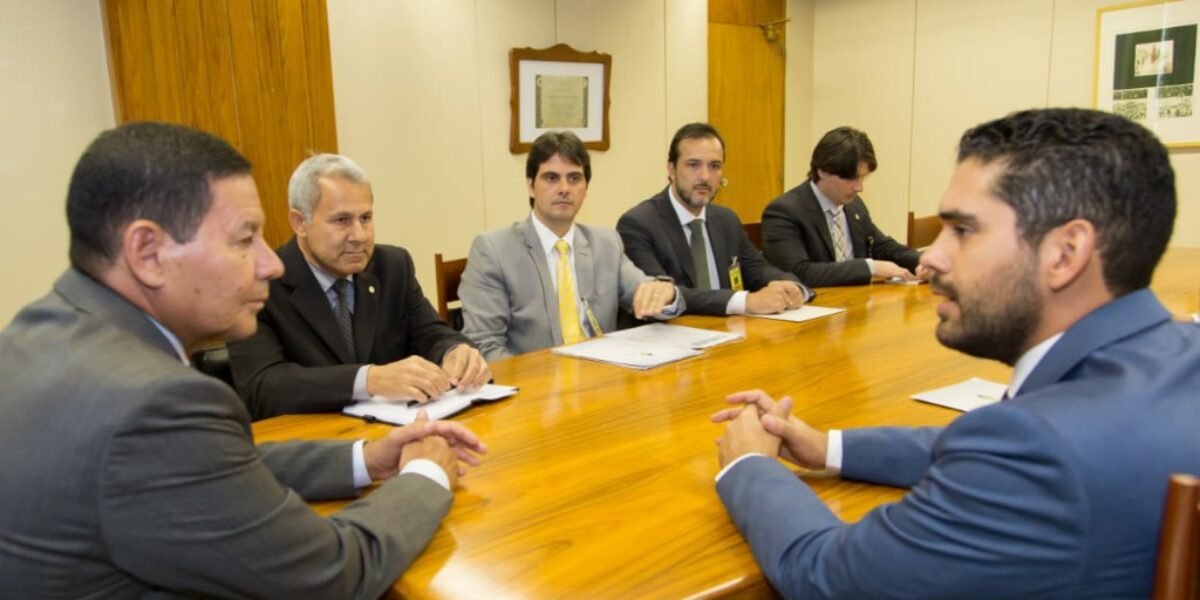 Vice-governador conversa com vice-presidente sobre segurança de barragens