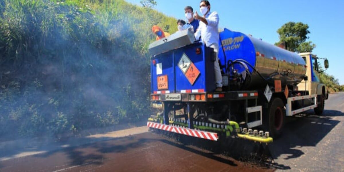 “Sonho antigo”, diz Lincoln Tejota ao vistoriar obras da Goinfra na GO-156, em Anicuns