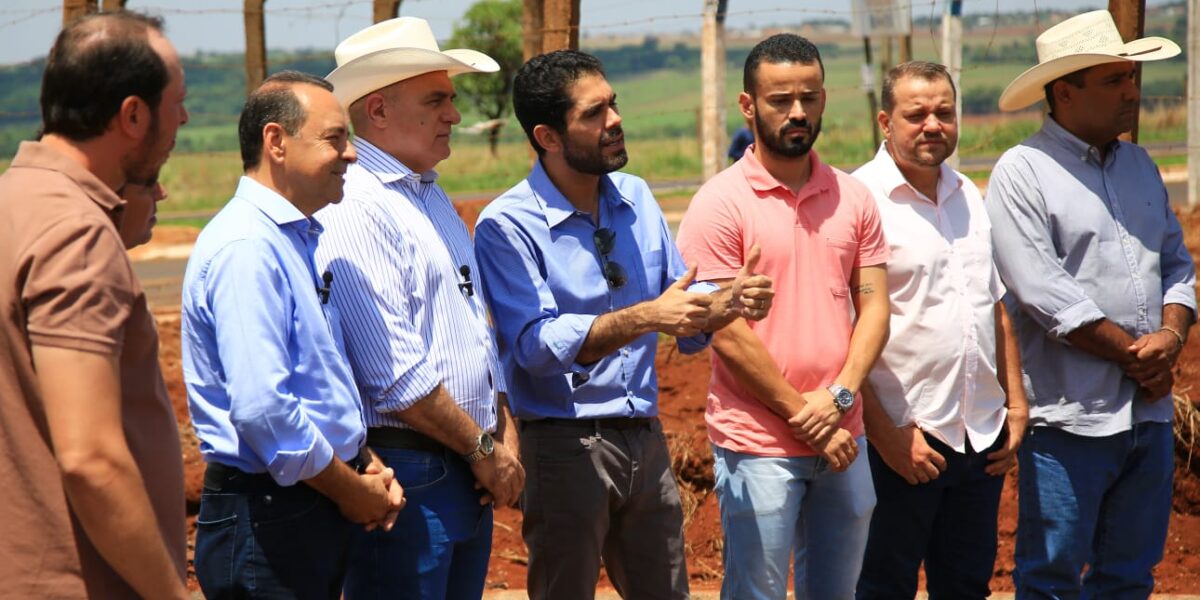 Lincoln Tejota destaca parcerias durante vistoria de obras em Goiatuba