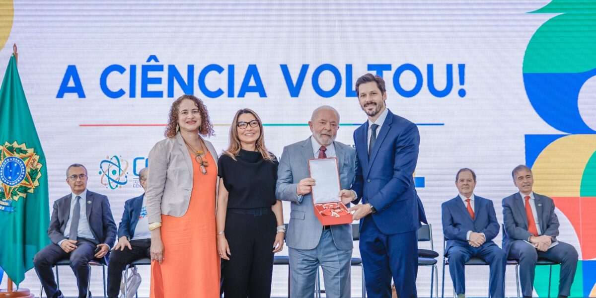 Daniel Vilela recebe Ordem Nacional do Mérito Científico em cerimônia no Palácio do Planalto