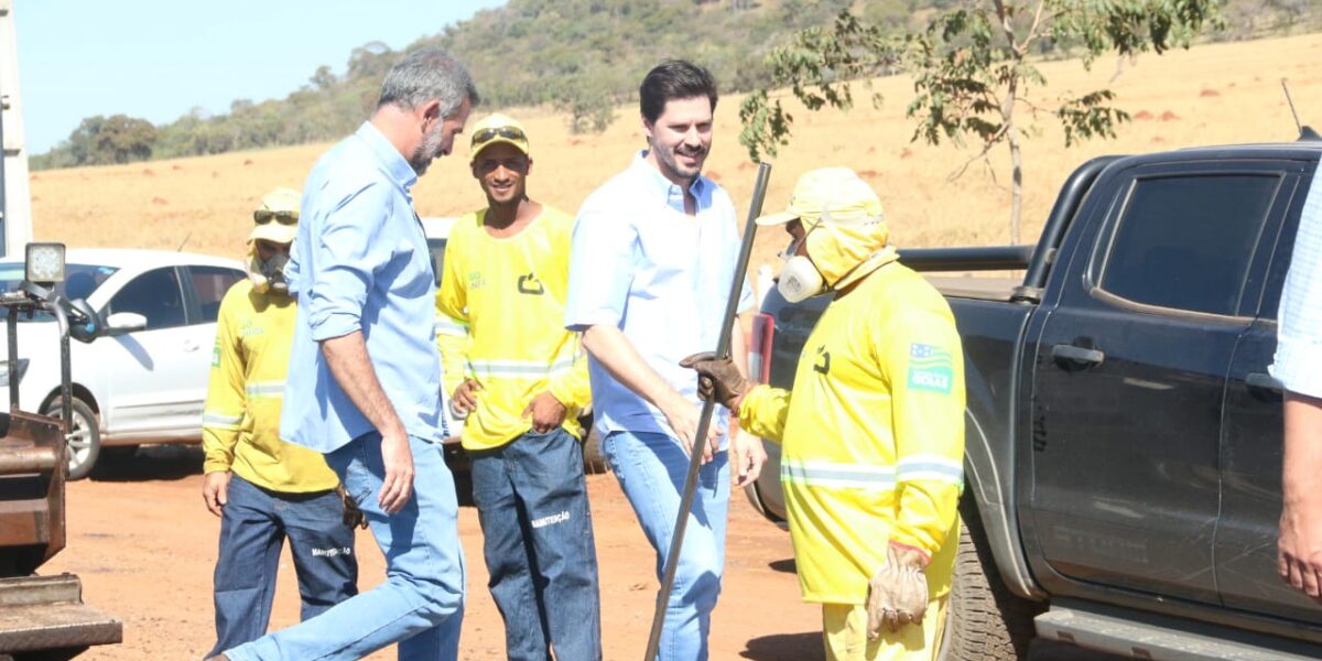 “Isso tudo é fruto do Fundeinfra”, diz Daniel Vilela em vistoria de obras da GO-080, em Goianésia