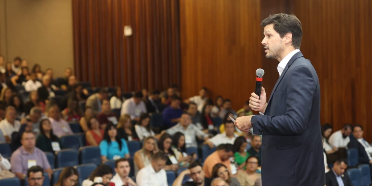 Gestão eficiente e inovadora faz de Goiás uma referência, assegura Daniel Vilela em congresso da AGM