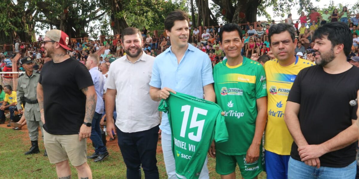 Daniel Vilela prestigia o Futebol das Estrelas, em celebração ao aniversário de Petrolina