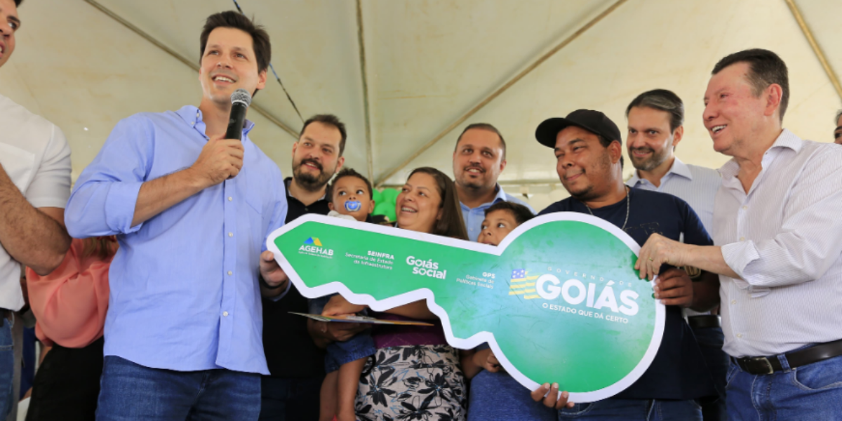 Daniel Vilela entrega 83 casas a custo zero em Águas Lindas e Formosa