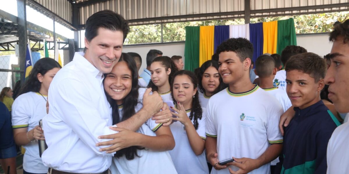 ”Faço parte de um Governo que mais tem feito pela educação”, afirma Daniel Vilela durante reinauguração de escola estadual em Aparecida de Goiânia