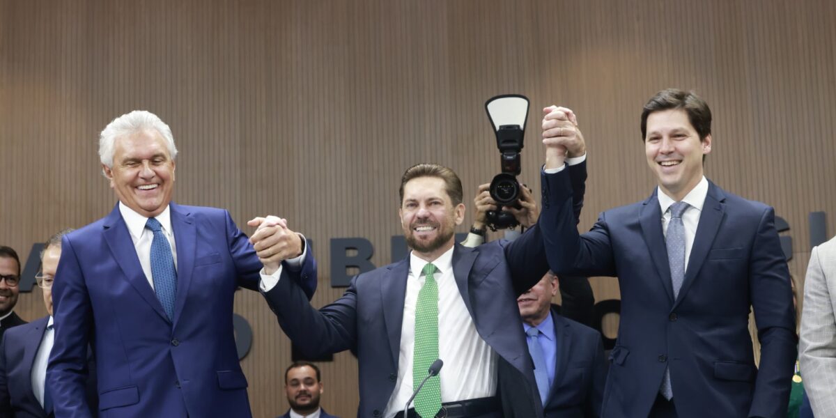 Daniel Vilela destaca parceria entre Executivo e Legislativo na posse da nova Mesa Diretora da Alego