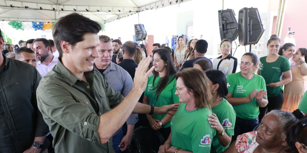 “Governo que constrói sonhos”, diz Daniel Vilela na entrega de casas a custo zero