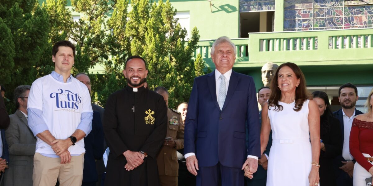 Ao receber imagem peregrina Nossa Senhora das Graças, Daniel Vilela destaca apoio do governo às tradições religiosas