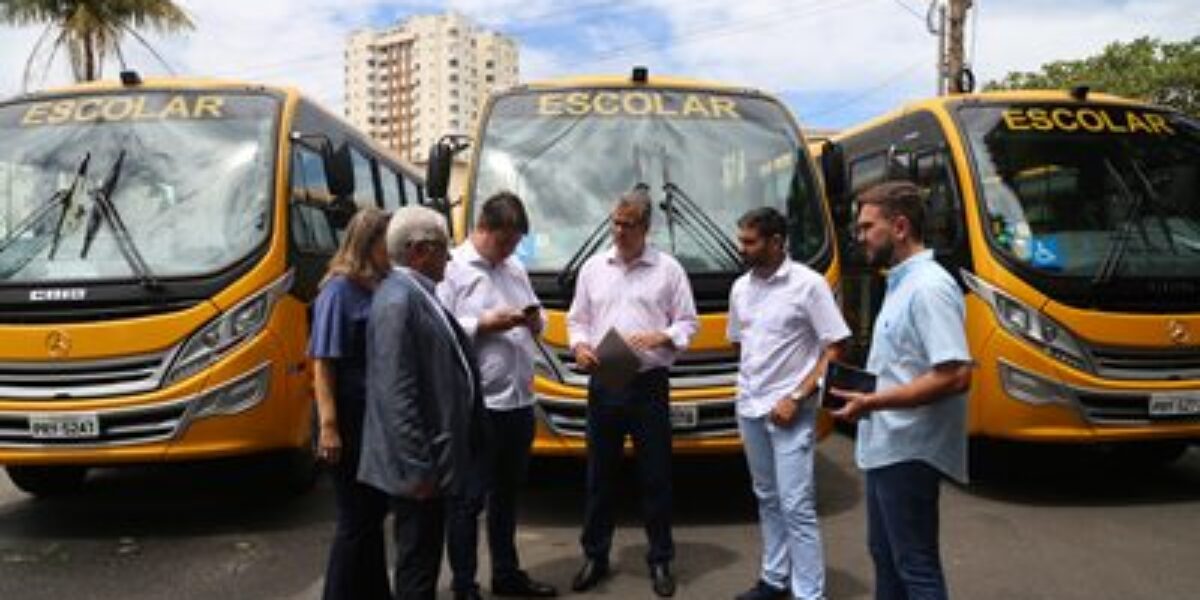 Estado empresta ônibus para o transporte escolar em Aragarças