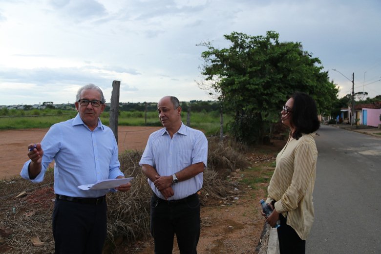 Presidente da Agehab visita bairro Madre Germana II e garante gestão ágil para destravar obras