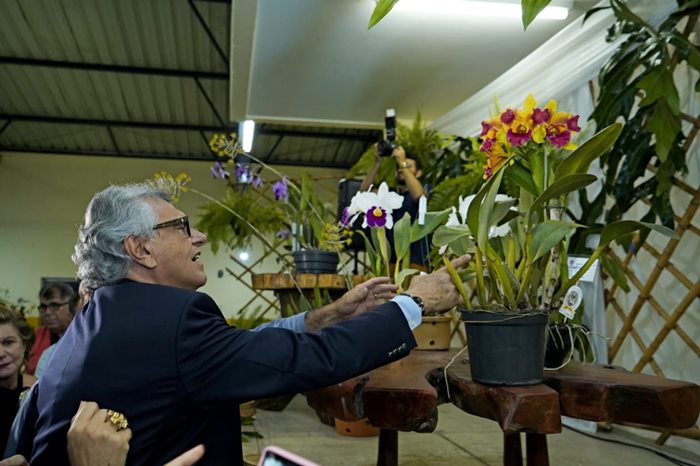Caiado durante visita a Exposição de Orquídeas em Piracanjuba.