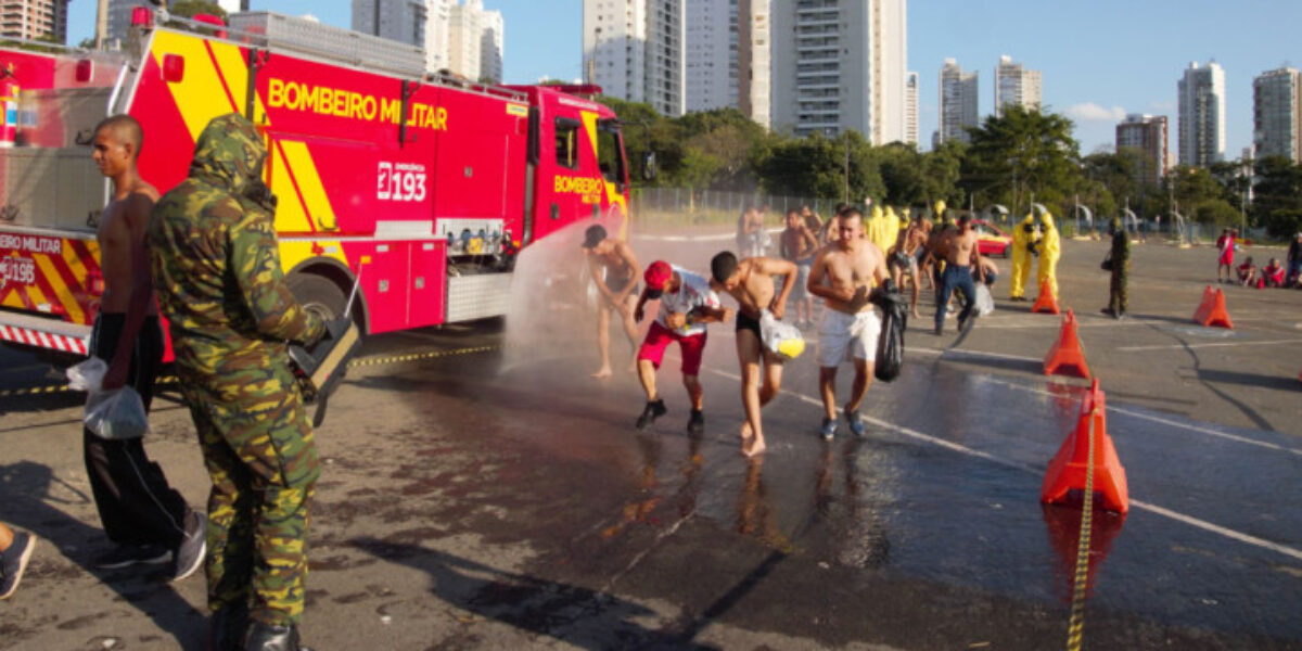 Bombeiros e Exército simulam atentado no Estádio Serra Dourada