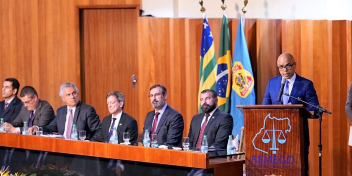 “Congruência entre polícias gera resultados”, afirma Caiado na posse do novo superintendente da PF em Goiás