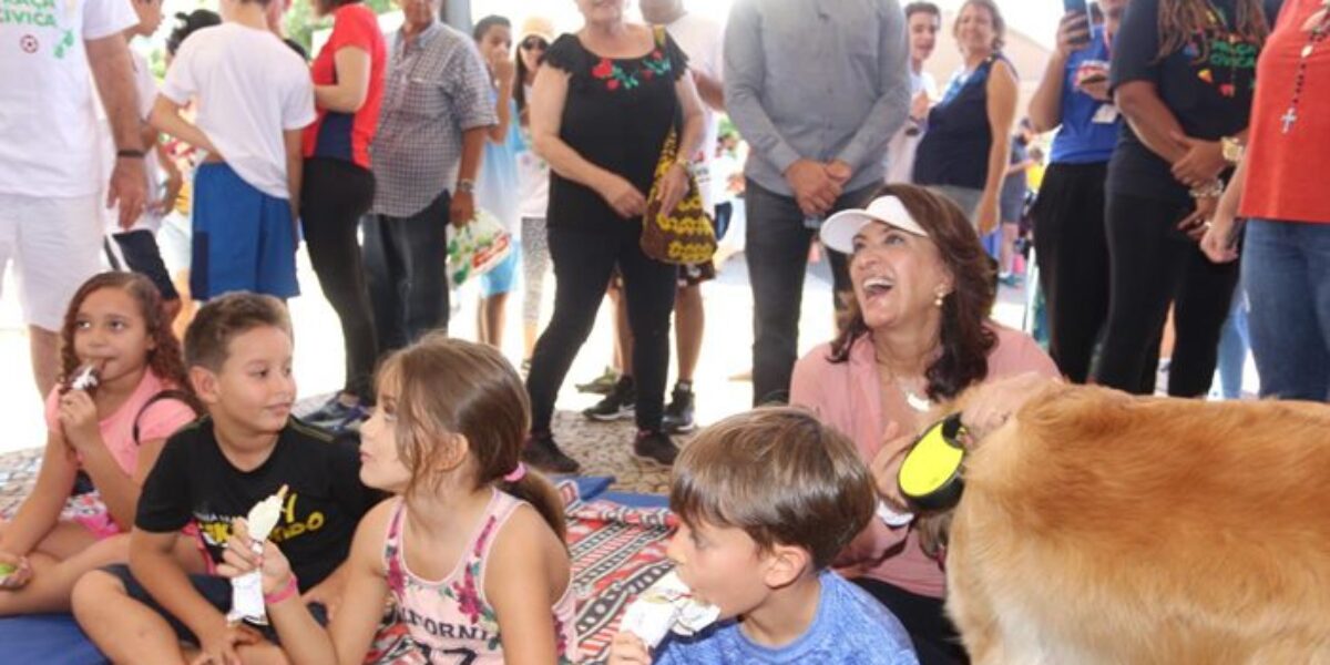 “Estamos resgatando a alegria do povo em vir à Praça Cívica”, afirma Gracinha Caiado