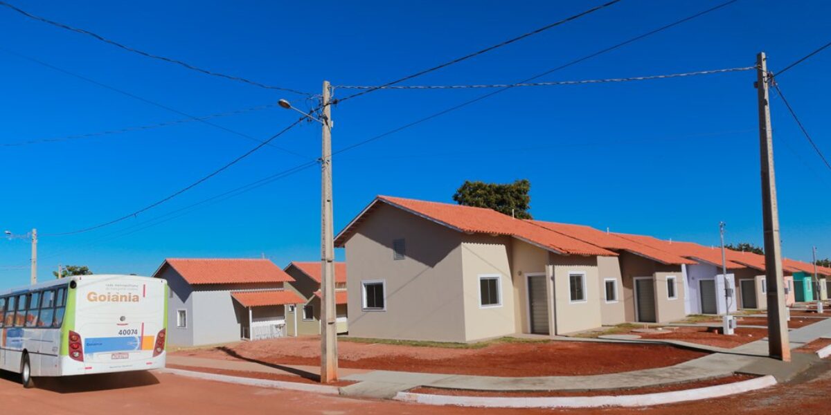 Governo de Goiás entrega 43 moradias em Bonfinópolis