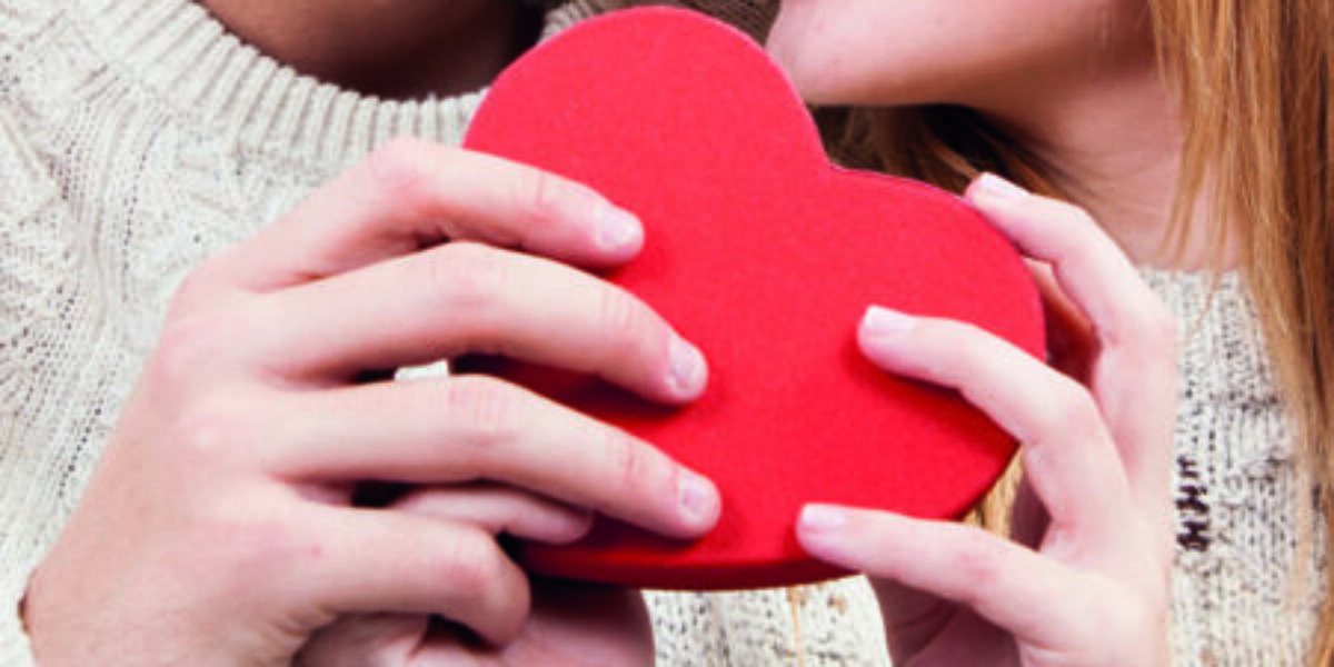 Procon encontra variação de 235% em presentes para o Dia dos Namorados