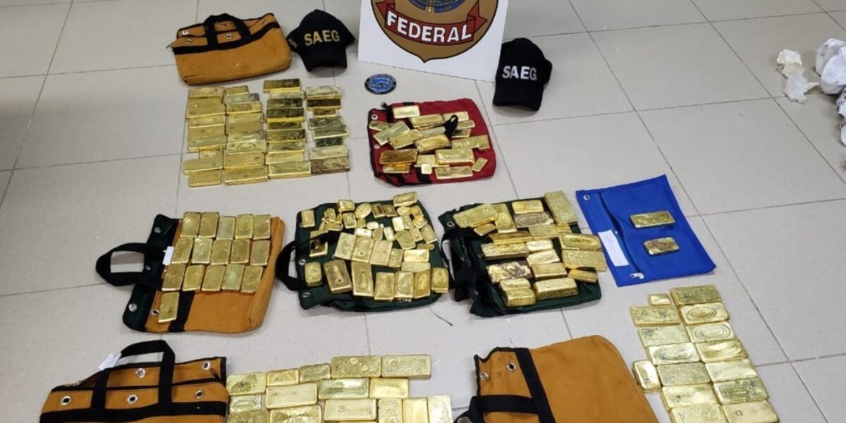 111 quilos de ouro foram apreendidos em um avião no Aeroporto Santa Genoveva