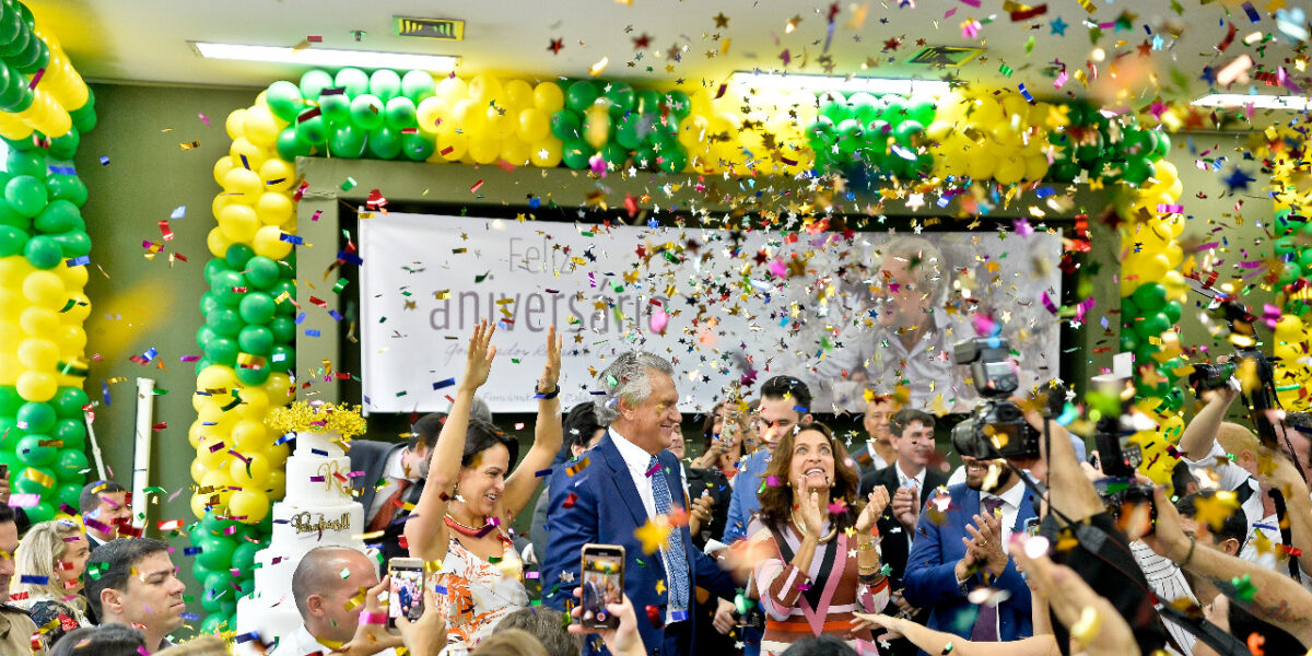 Governador é recebido com festa no Palácio Pedro Ludovico