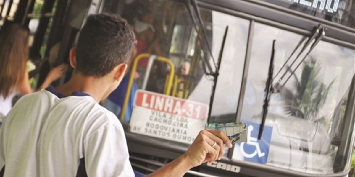 Passe Livre Estudantil passa a ser pago no primeiro dia útil do mês