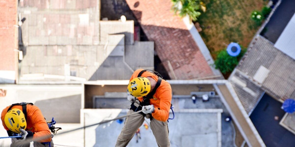 Referência na América Latina, Bombeiros de Goiás promovem curso de salvamento em alturas