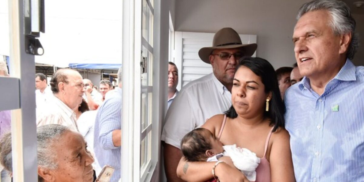 Governo de Goiás entrega 216 casas em Porangatu