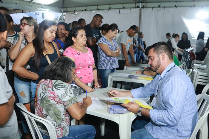 Governo de Goiás entrega escrituras em Trindade