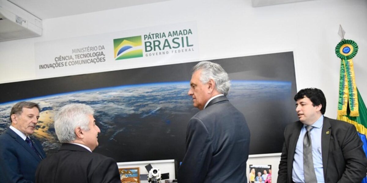 Caiado recebe sinal positivo para implantação de projetos de Ciência e Tecnologia com recursos federais