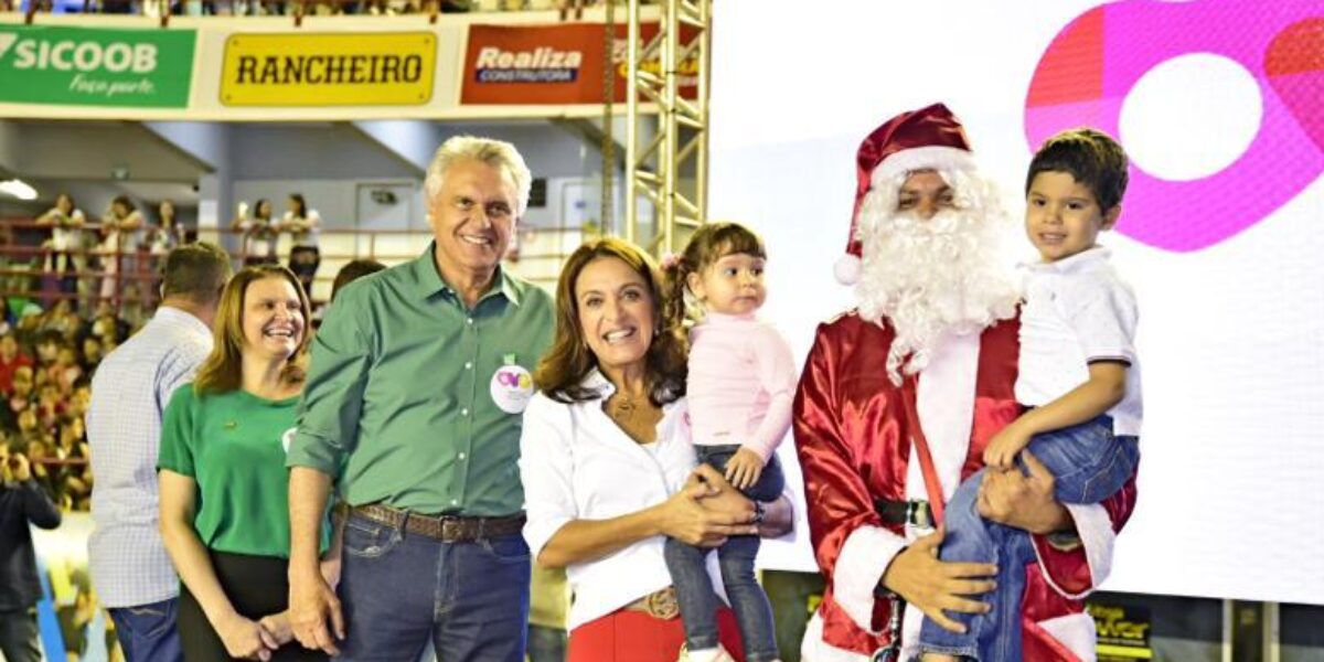 “Brinquedos vão chegar a todas as crianças goianas”, garante Caiado no Natal do Bem, em Anápolis